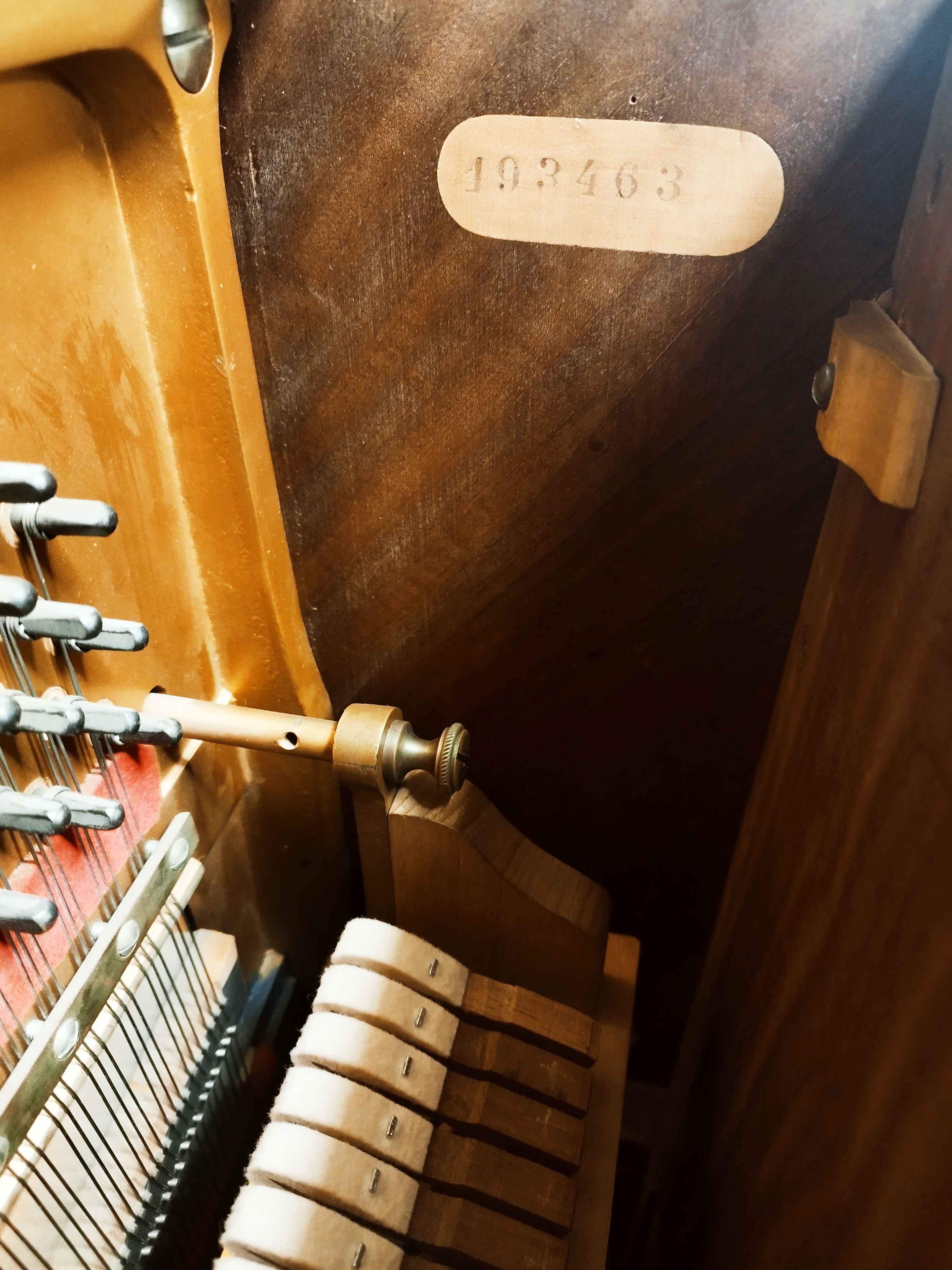 clic pour ouvrir dans un nouvel onglet piano droit Pleyel silencieux à acheter sur Montpellier